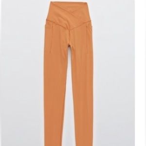 Offline by Aerie Real Me Xtra Crossover High Waisted Legging